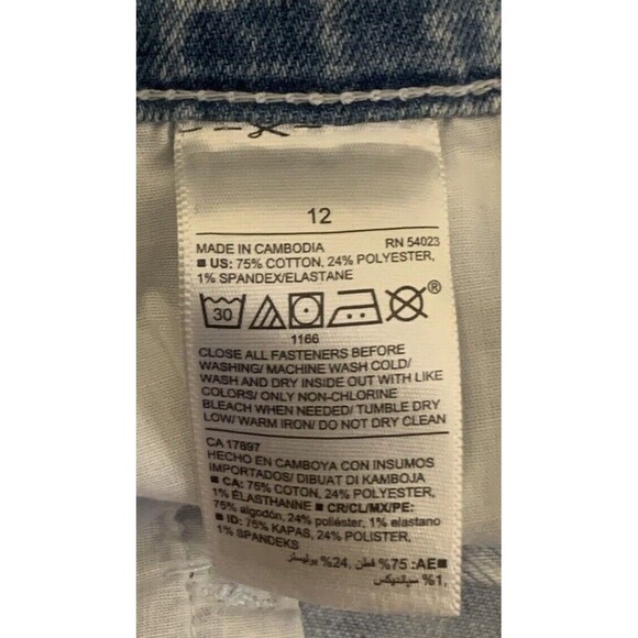 Old Navy Women's Size 12 Blue tie dye Denim Distressed Boyfriend Shorts - Picture 4 of 5